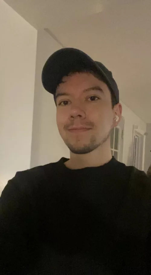 Hey guys 😇 by ryecl