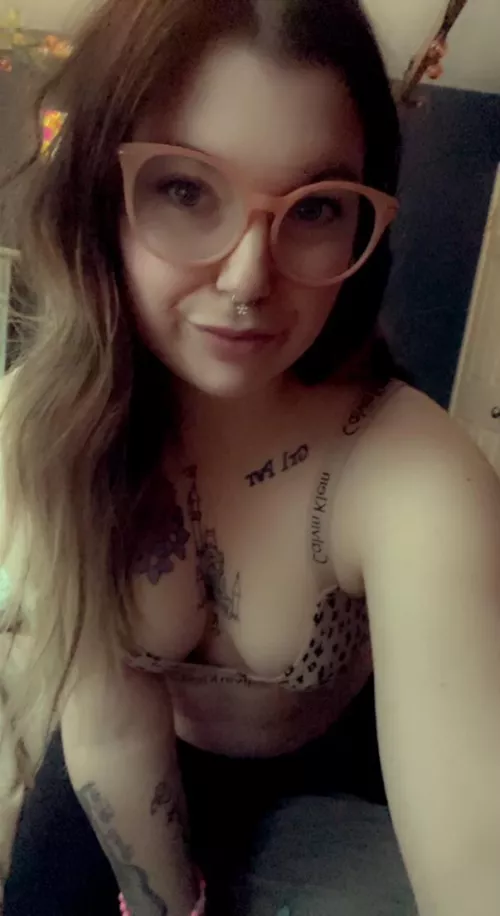 Hey I’m Francesca 😍 I’m available for sexting, customs and lives all day 😘 Cum play with me ❤️ link in the comments 😜 by One-Pianist8156