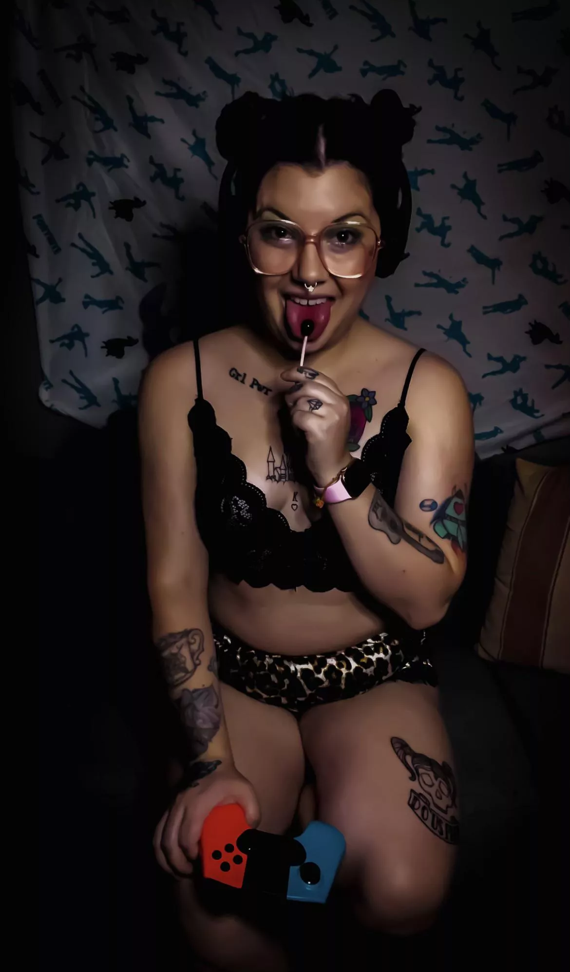 Hey! Im Frankie and I want to have some fun with you. Im active all day for sexting, lives, or anything else you might be interested in 💋🍭 cute girl Next door posted by One-Pianist8156