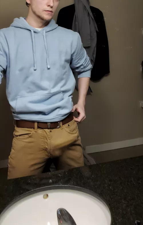 Hey ladies ❤️ are my pants too tight? by tittylickinthrowaway