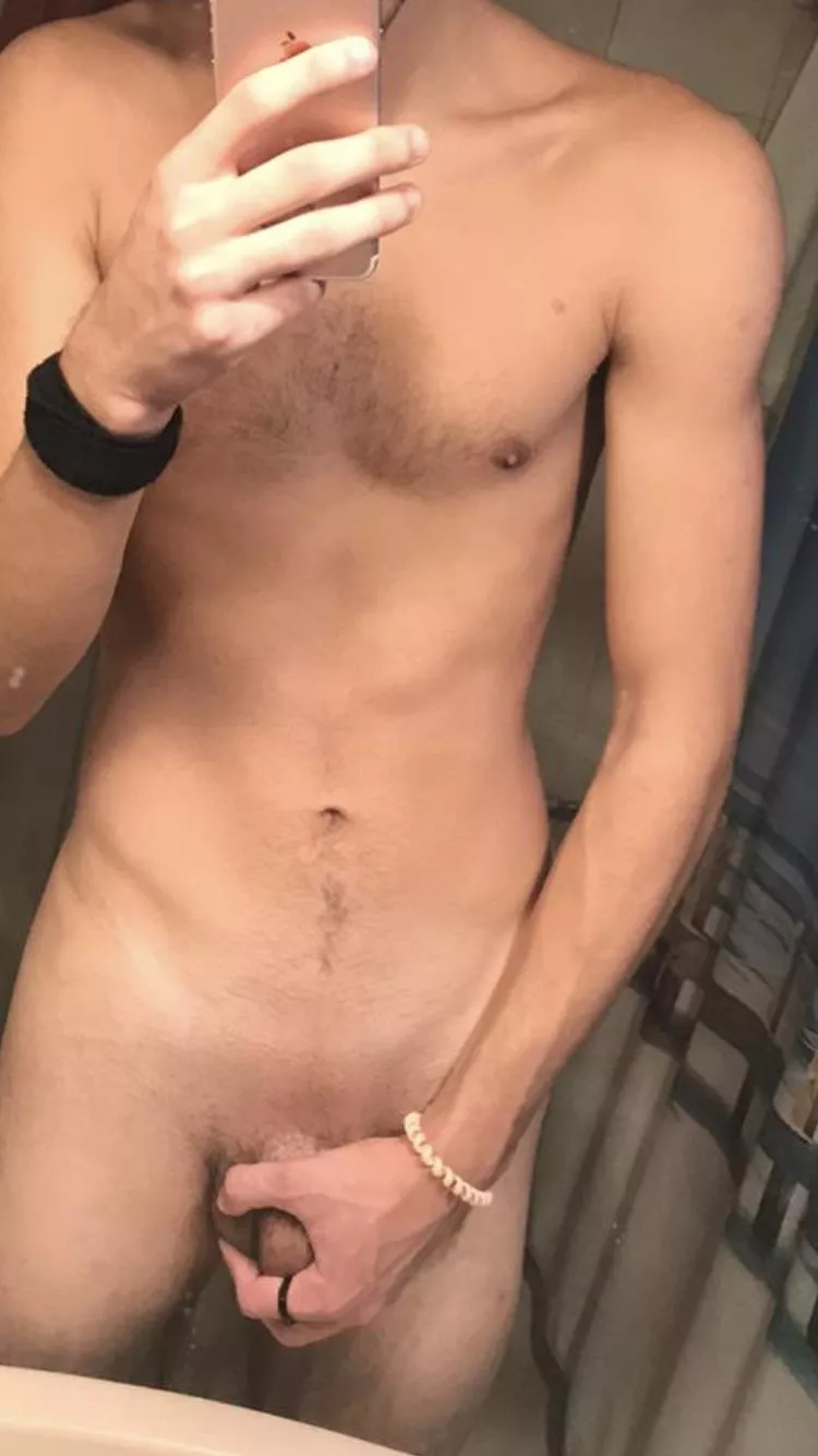 Hey m22,6’5, 169 lbs posted by NyMe7o