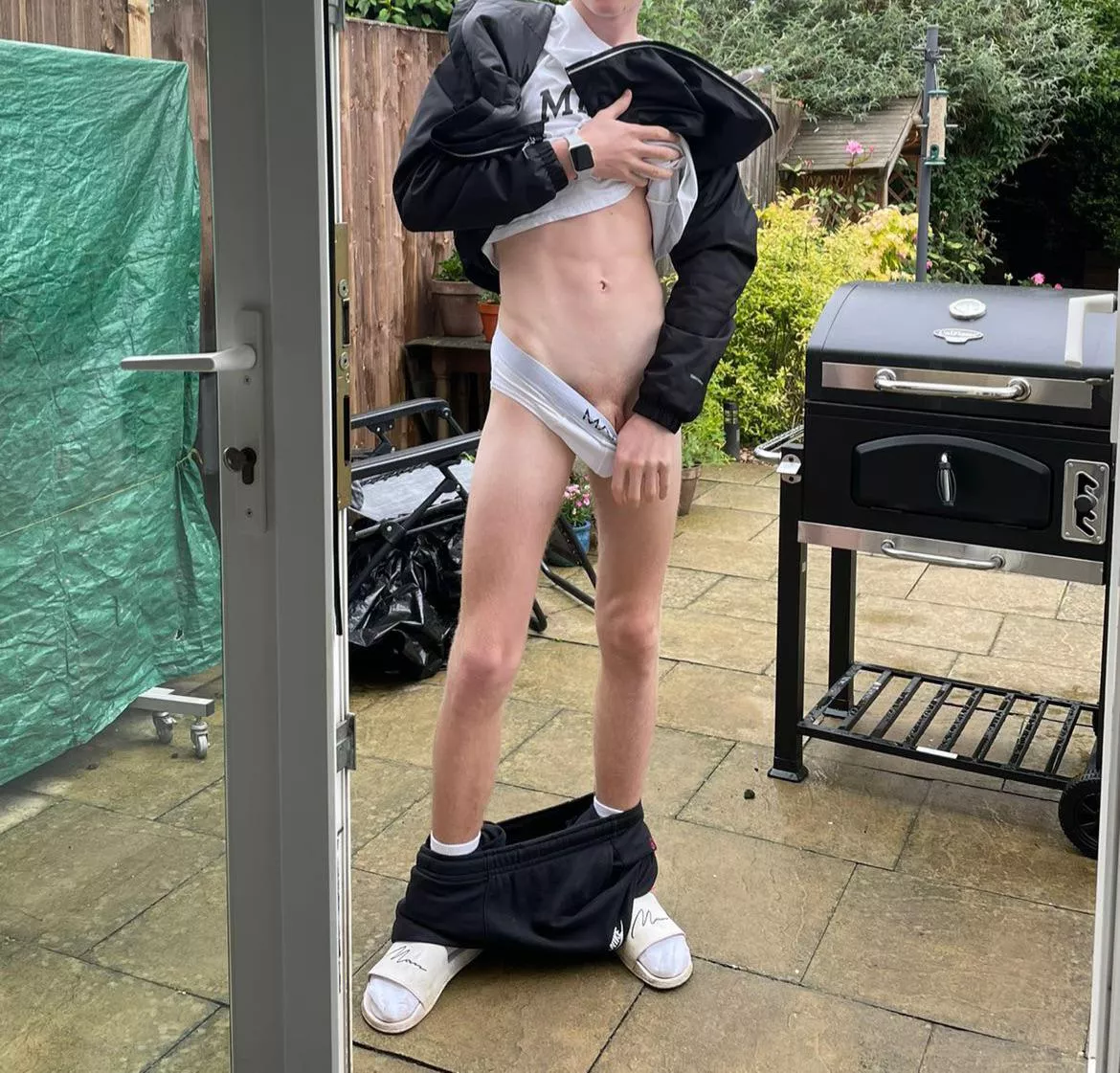 Hey neighbour! Do you want a sausage? posted by flynnery