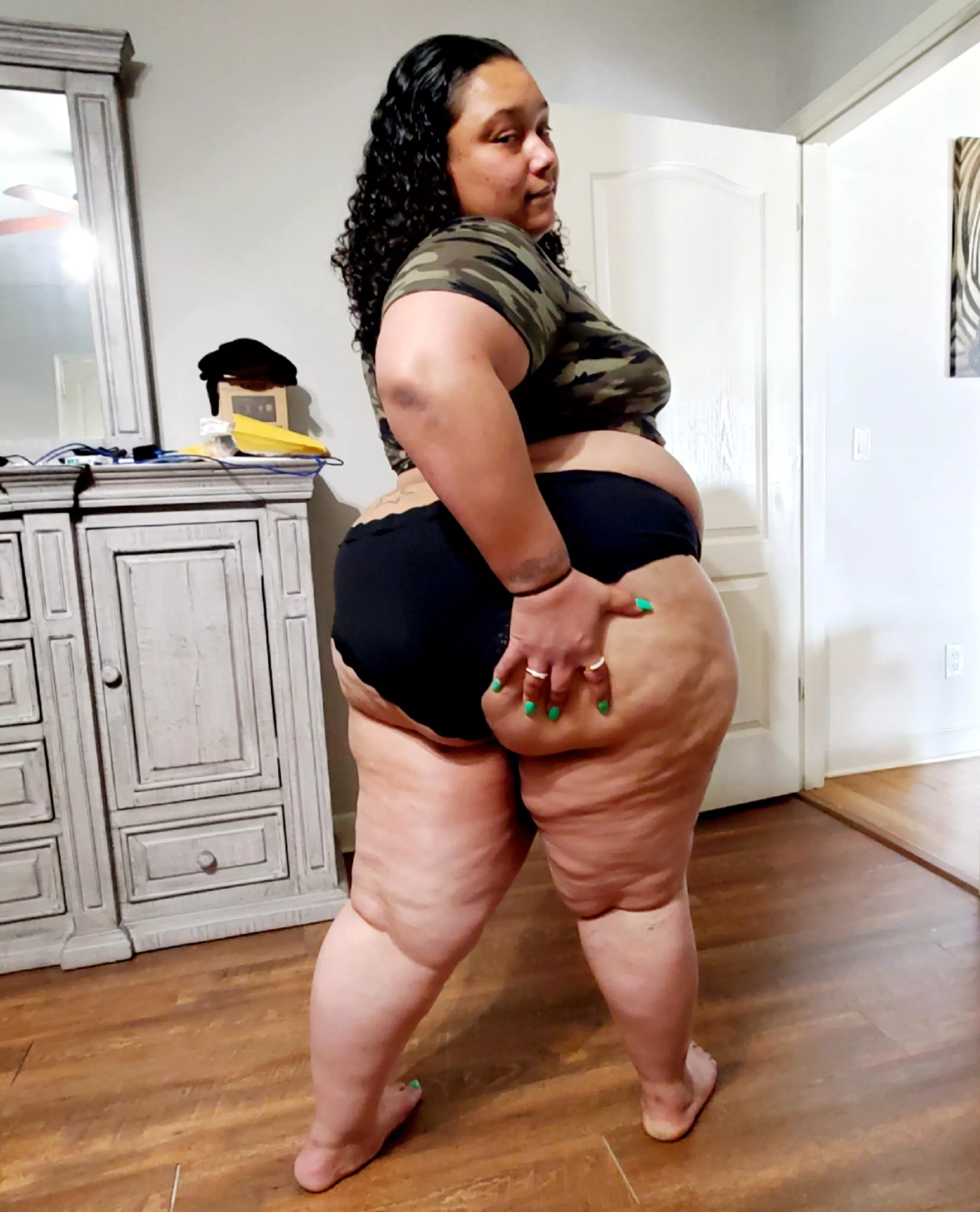 Hey 👋 new to reddit. Awesome to find plussize enthusiasts groups. Can't wait to share more of my content posted by renaehammy