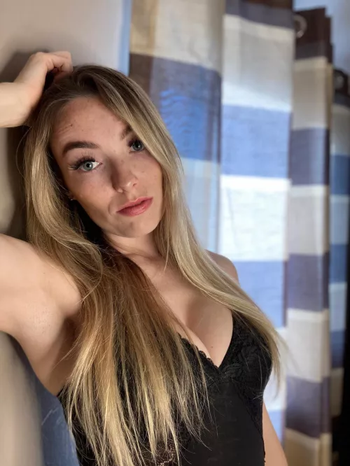 Hey, remember me? Harry Amelia from BBUK S16 😉 are you even a BB fan if you don’t check the comments? 😈 by harryamelia_