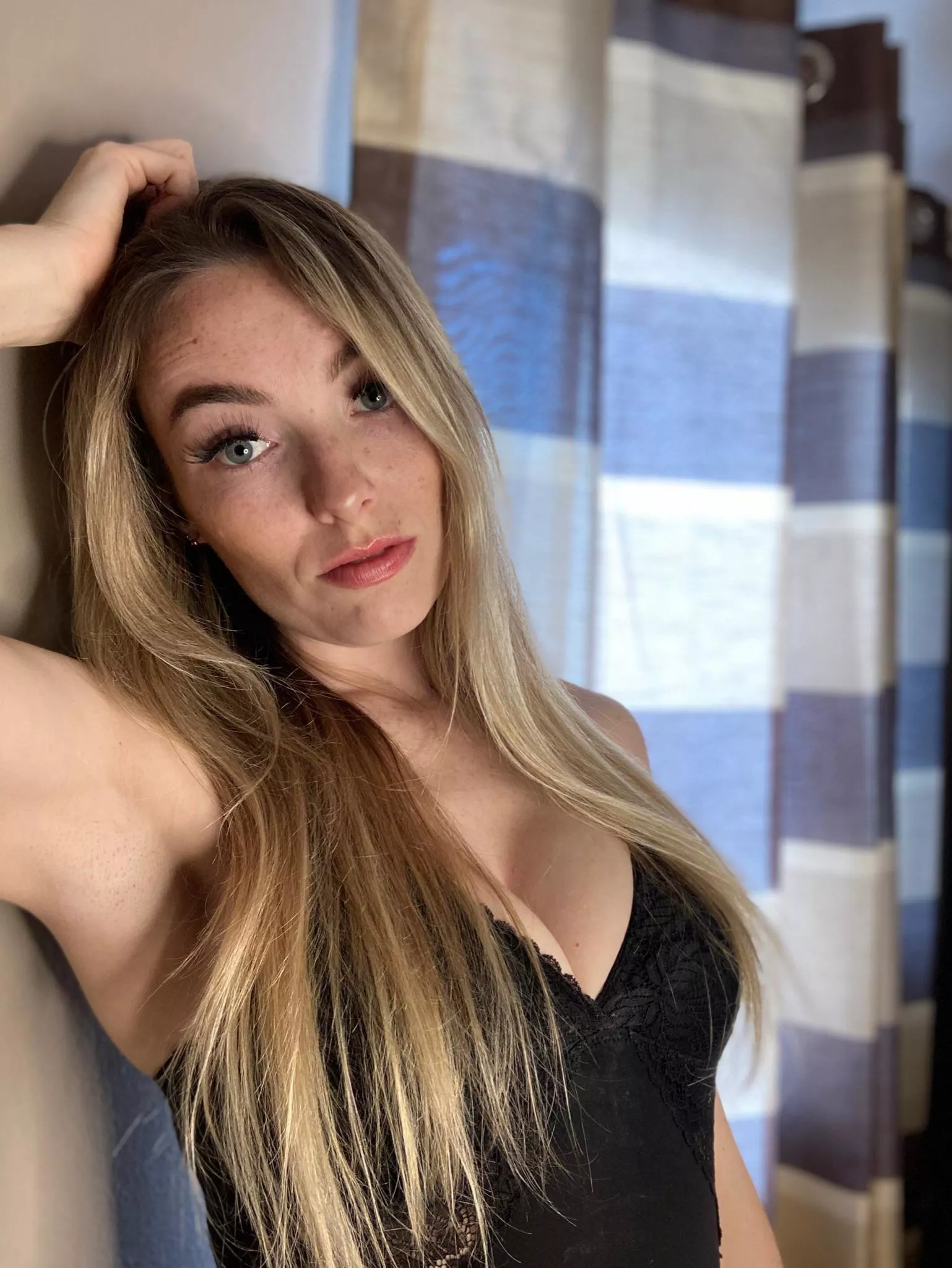 Hey, remember me? Harry Amelia from BBUK S16 😉 are you even a BB fan if you don’t check the comments? 😈 posted by harryamelia_