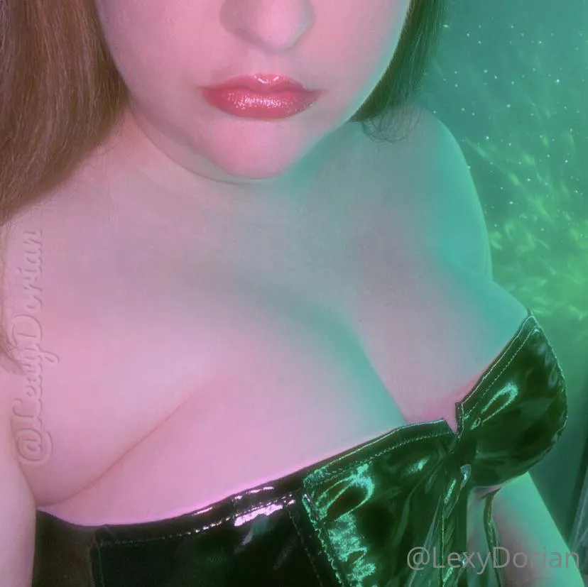 Hey, sweetie! I wanna share my free trial with you! Come enjoy my daily pics with corsets, cosplay, and more! Tip menu available for dick ratings. xoxo posted by LexyDorian
