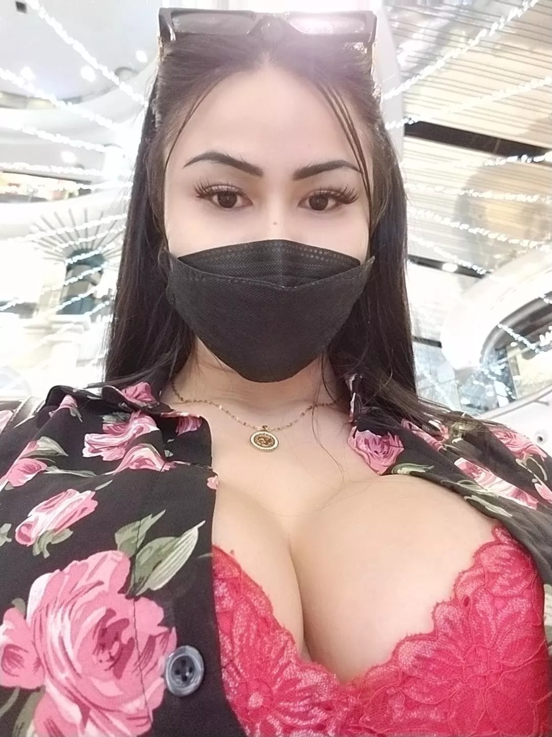 Hey ;) posted by CaramelKweenie90