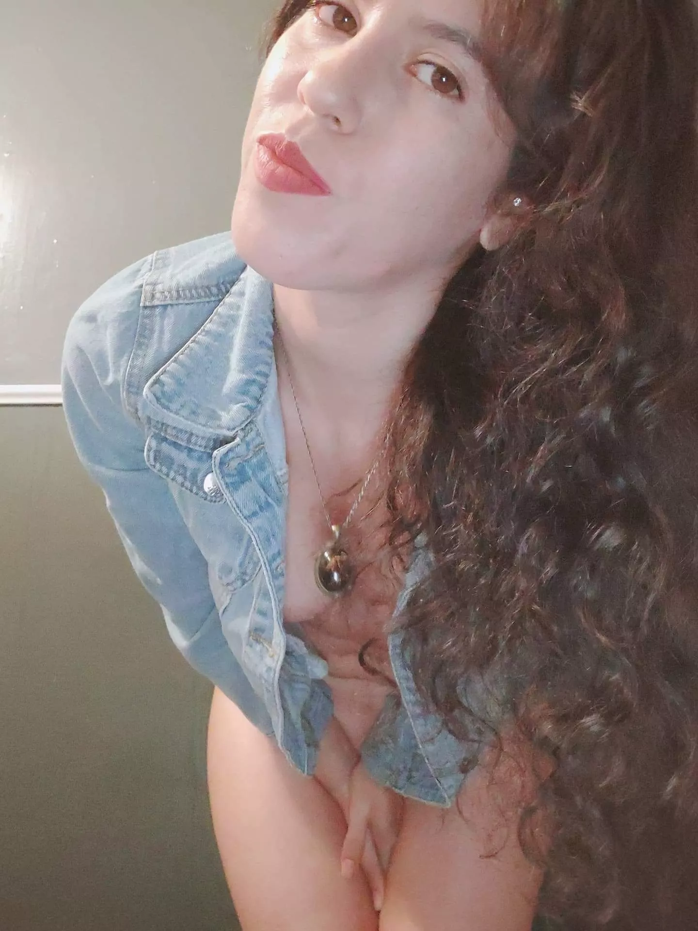 hey there 💞😊😘 0 posted by haazel_