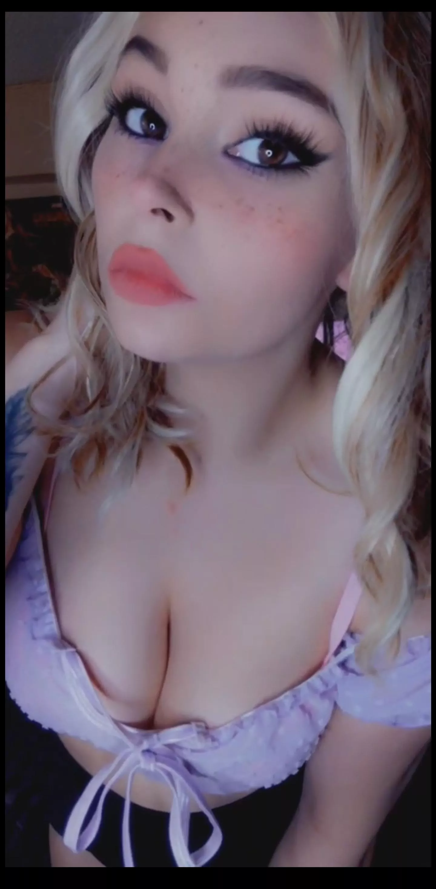 hey there! come play with me posted by xxKarma55xx