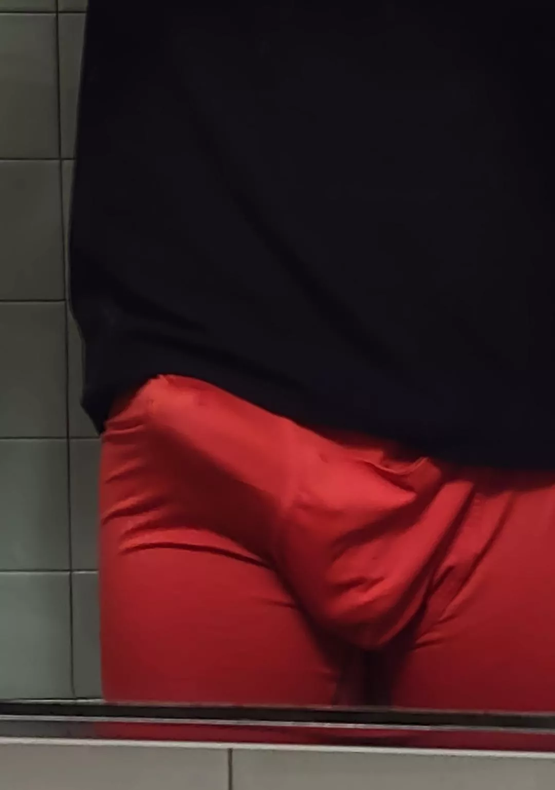 hey there :). DMs open. posted by Electronic_Row5927