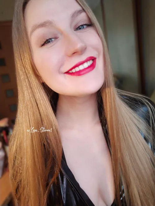 Hey there😊 by Lisa_Storm1