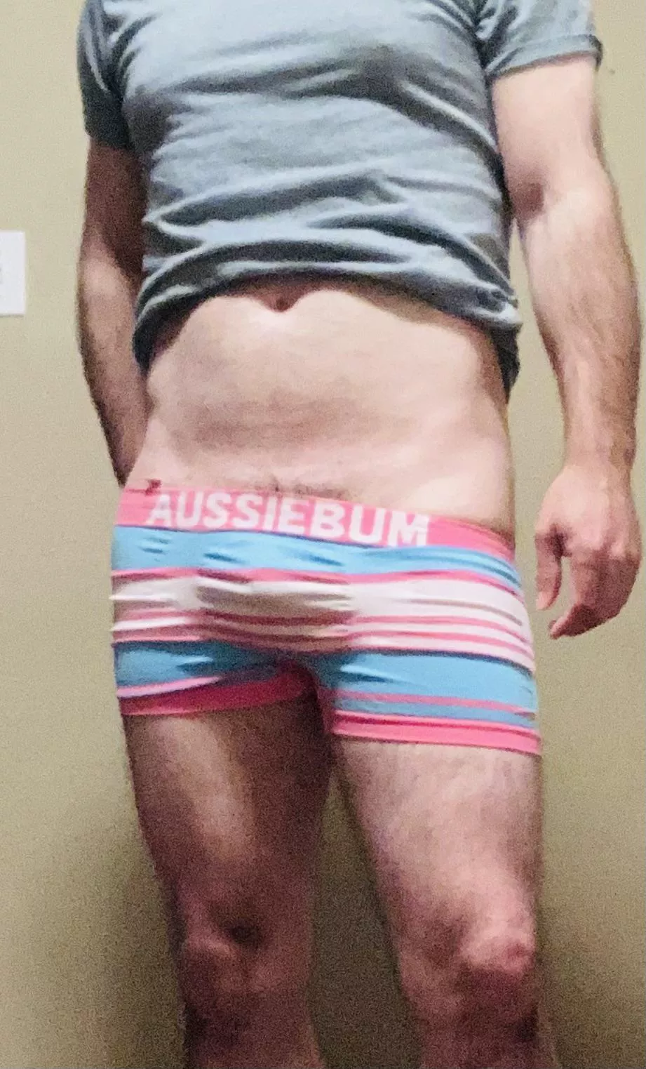 Hey there. posted by AuStylBum