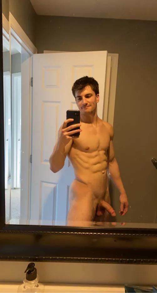 Hey 😌 Tinder’s slow, is Reddit any better? by Little-Slip-8355