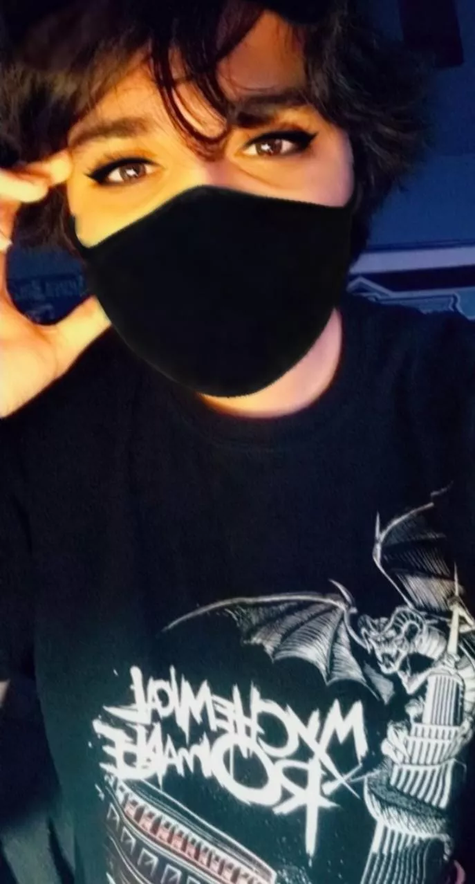 Hey you smol beans ;3 i hope you cuties had a good femboy friday~💕💕 posted by keanu_weebs