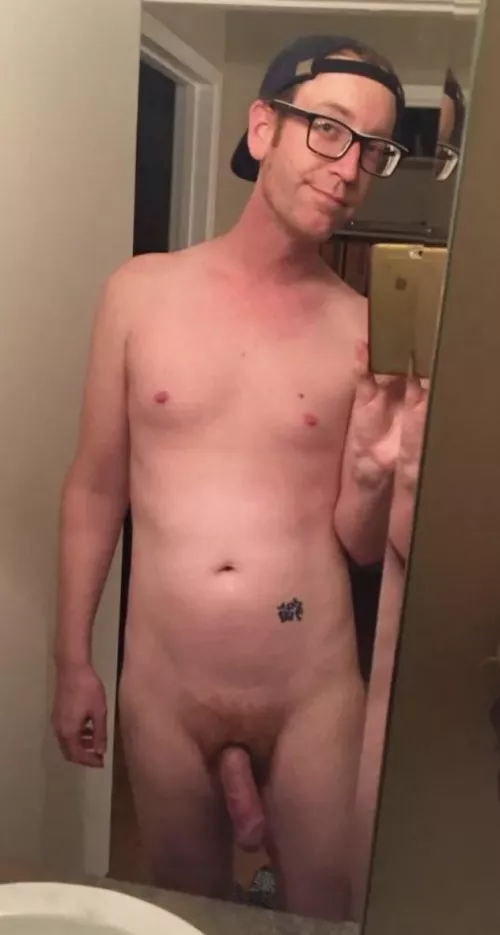 Heya, I’m in Oakland and have a big tv and a long couch ;). by seamusoakland