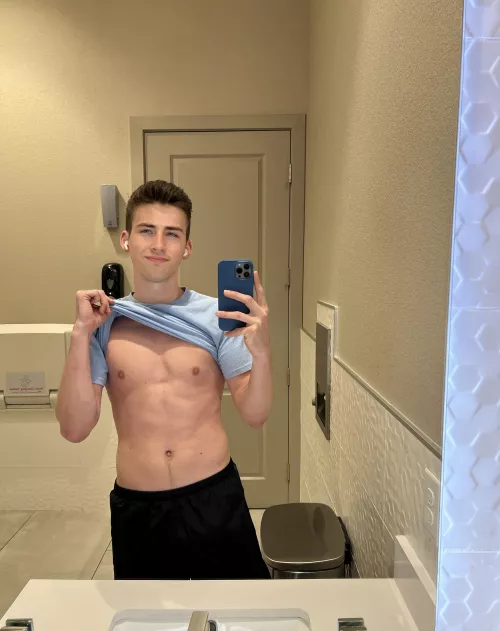 Heyy anyone want a gym partner 😅 by Jacksonmarshh