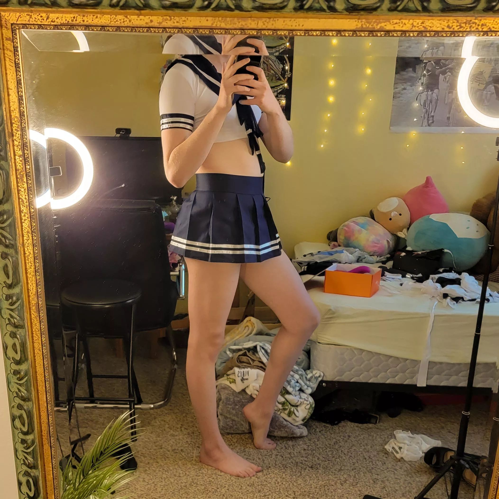 heyy guys im nb, so not really a boy but i hope im cute enough to fit in here 🥺 posted by -EdensDelight