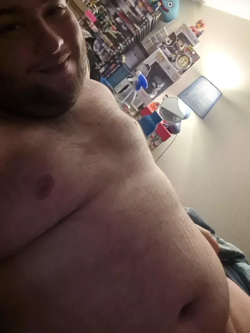 heyy sorry I've never taken a proper full body nude I'm not confident at all and really don't like my body posted by notsolittle24