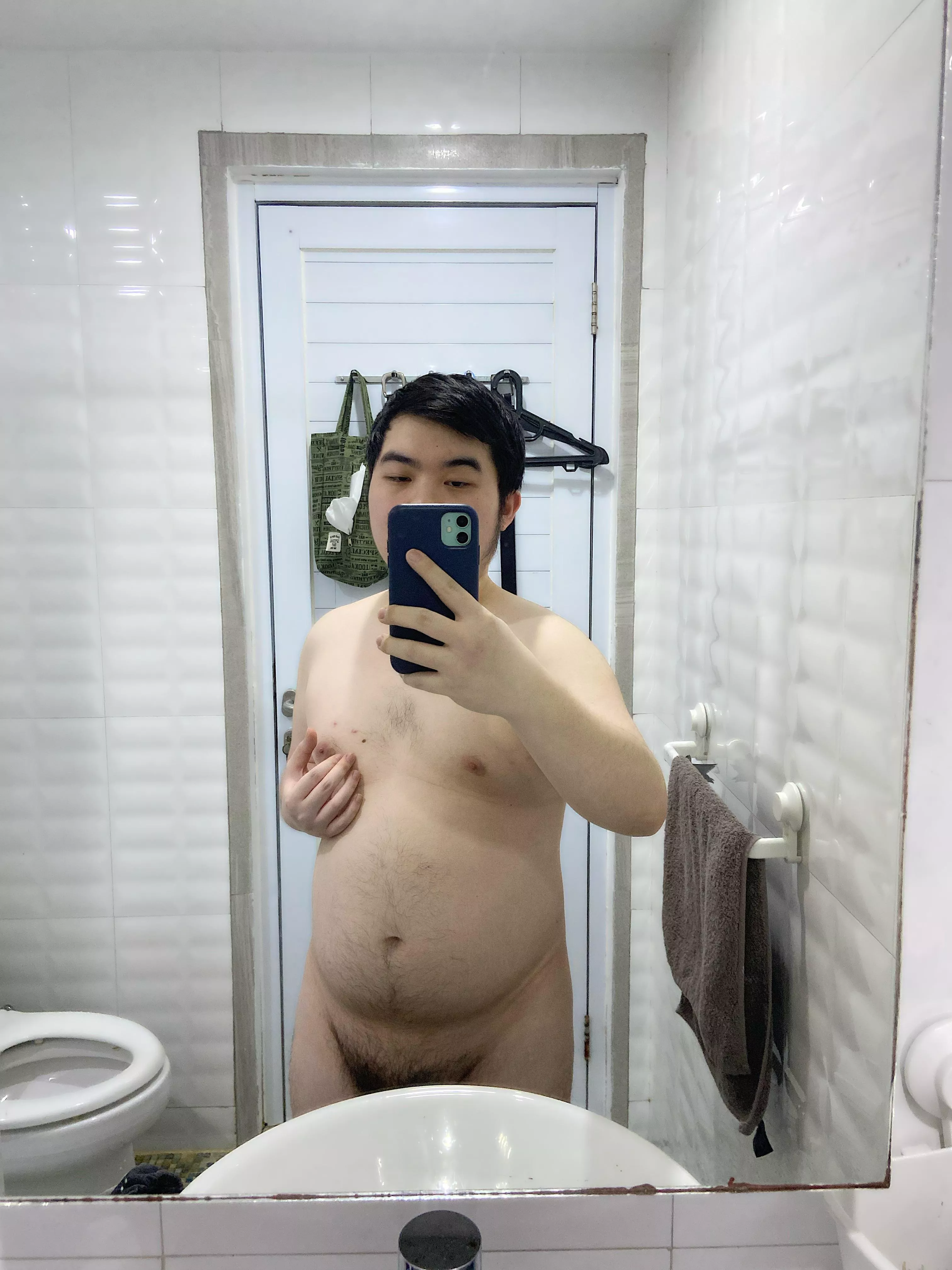 Heyyy 🥰 23/M right here posted by Aggravating_Crow8833