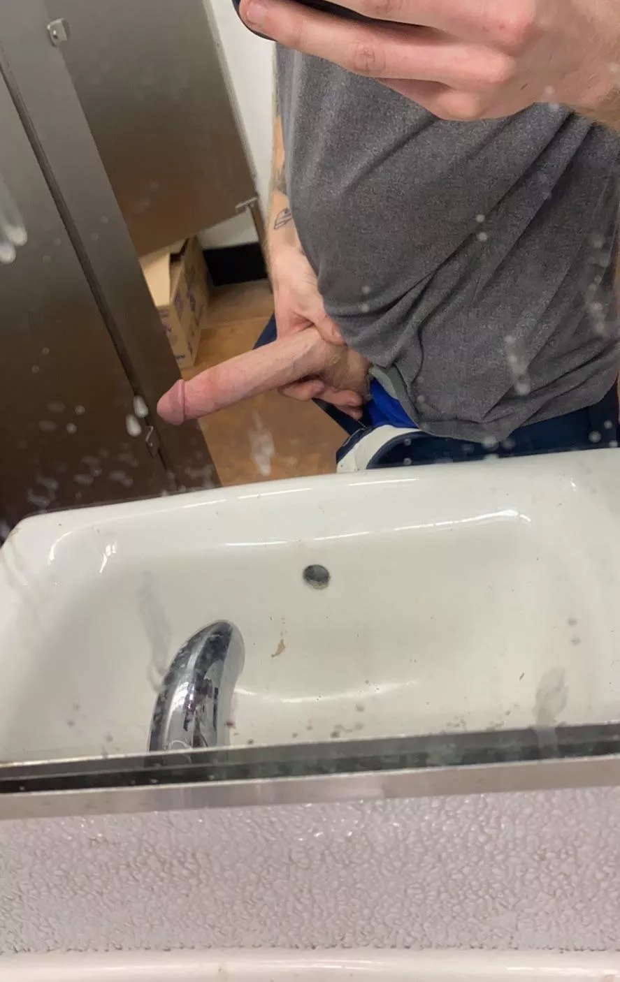 heyyy 😏 hmu posted by Accomplished-Car-764