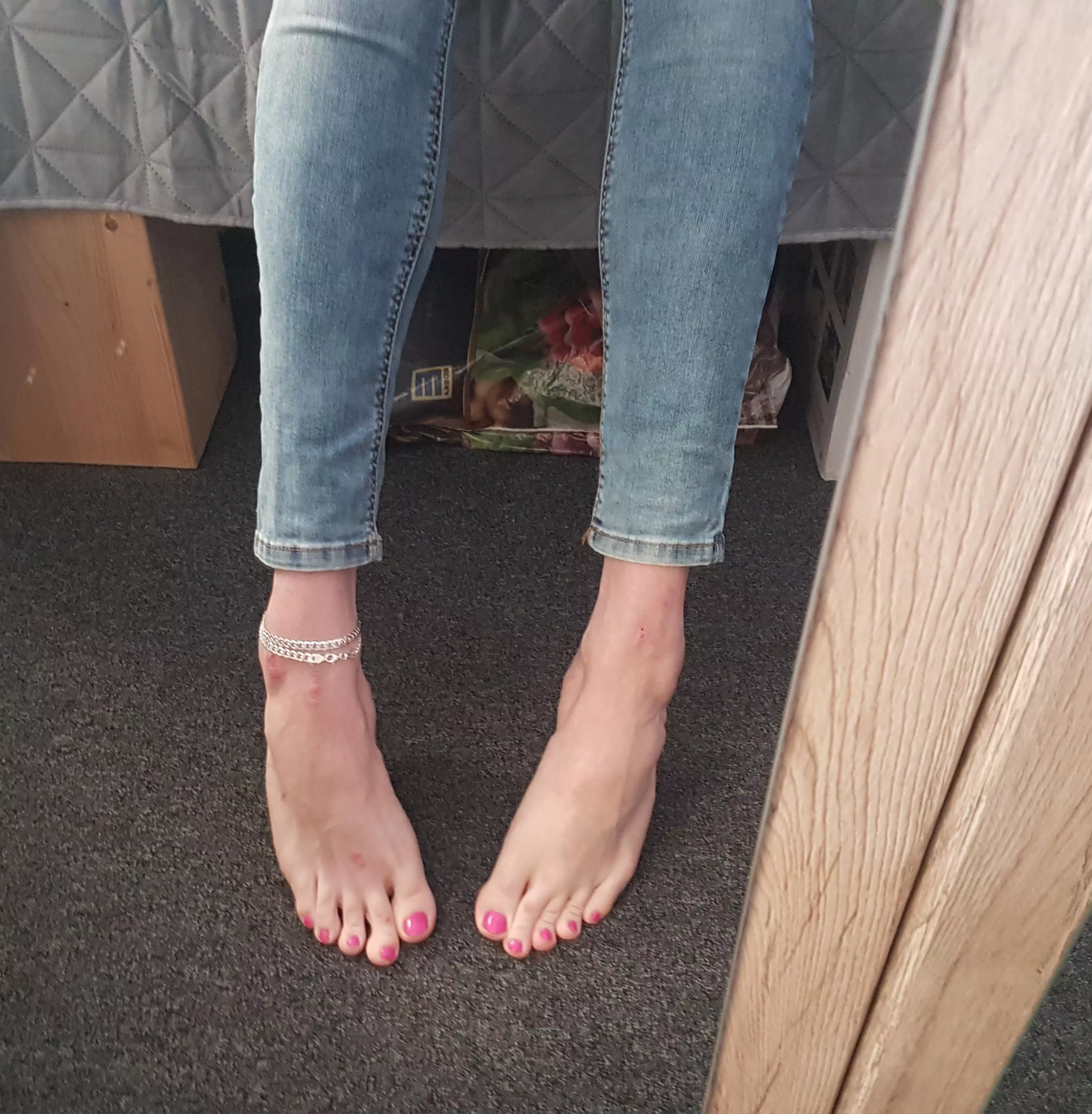 Heyyy, I'm new here 😁 kinda insecure about my feet, but give me your honest opinion posted by TS_Alba