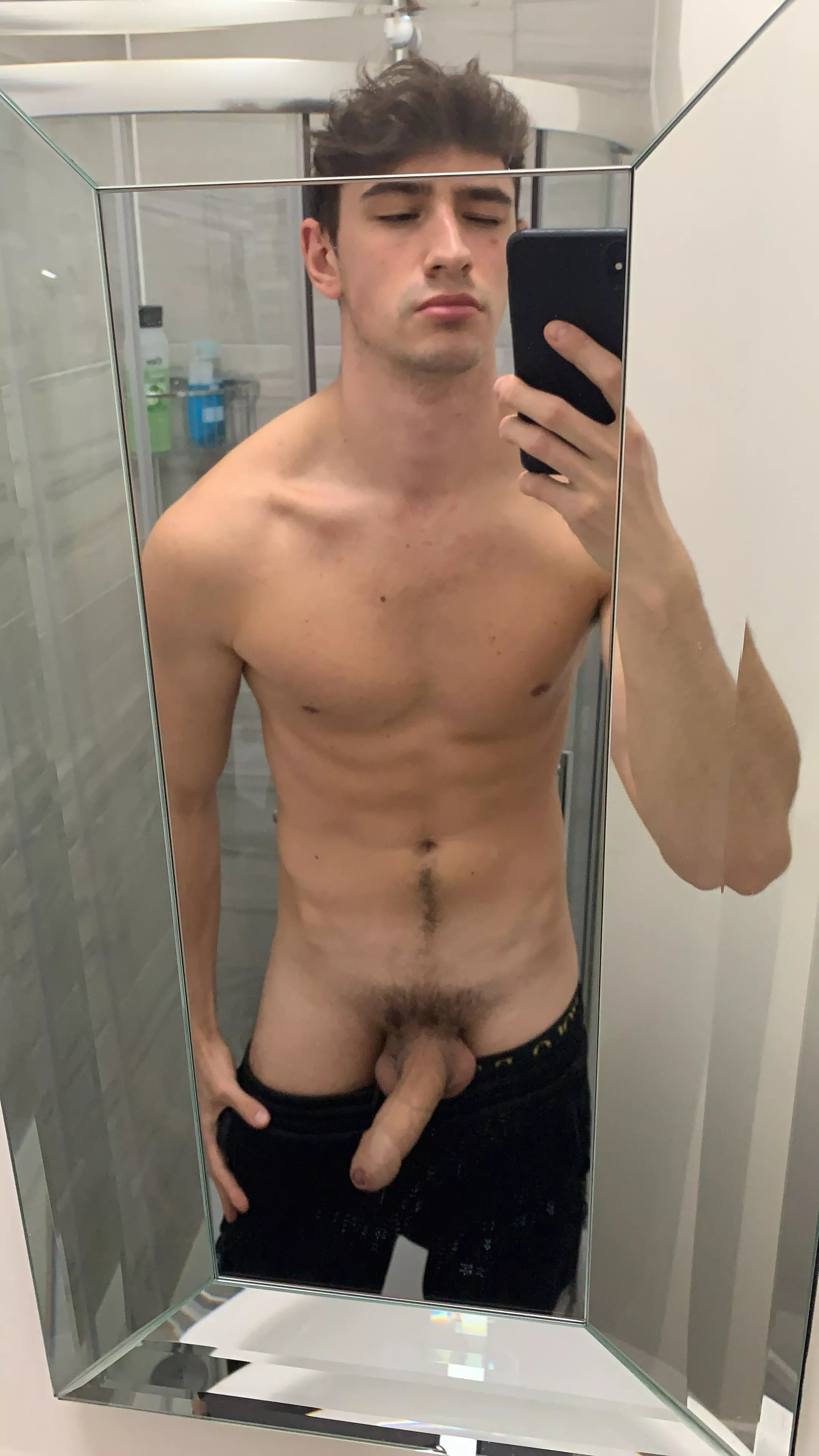 Heyyy there sohwme some loveeee posted by itselfcollarbone