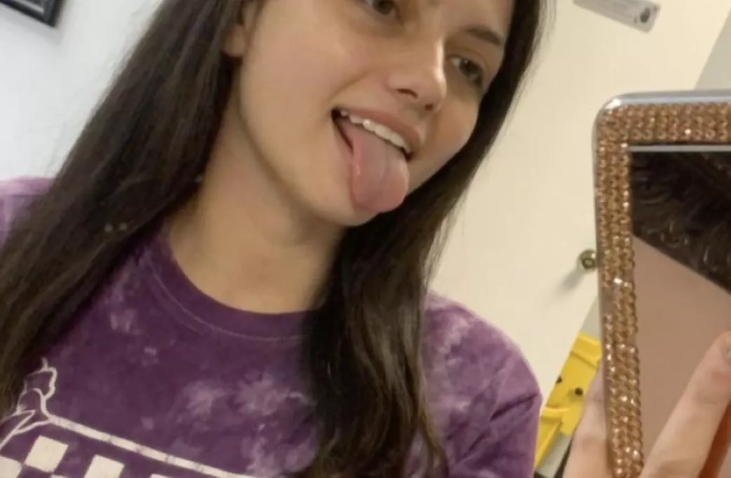 Heyyy y’all first time posting here posted by alexiaaddict