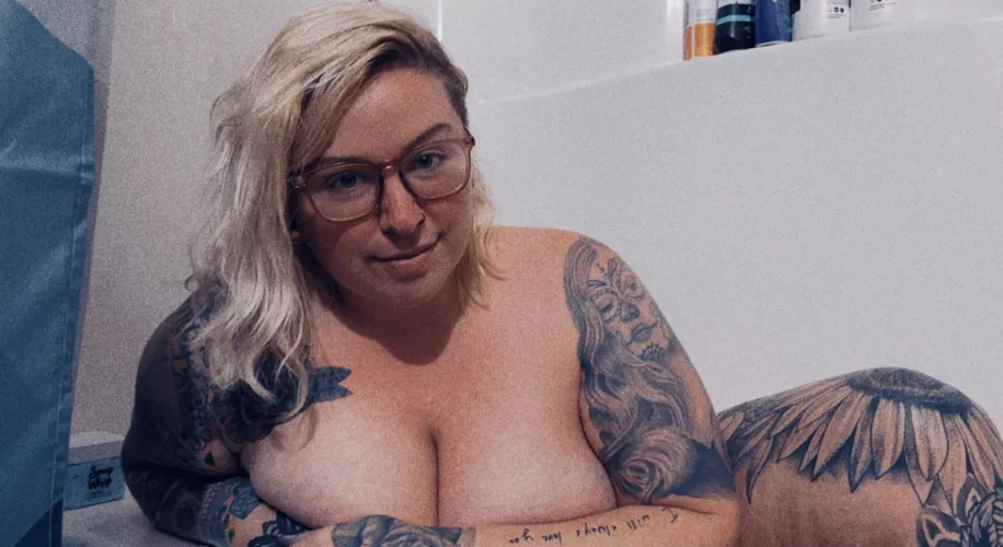 Hi 🍑😘☺️ by Wpbjrb