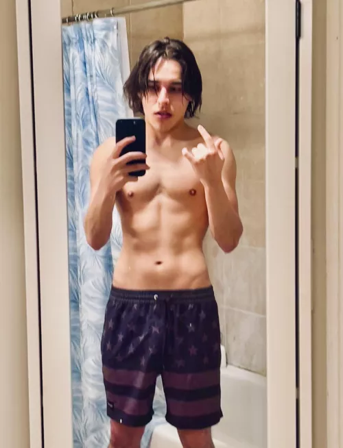 Hi :) by ivanaaronmar