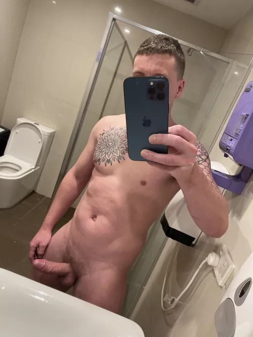 👋 hi! by red_hot275