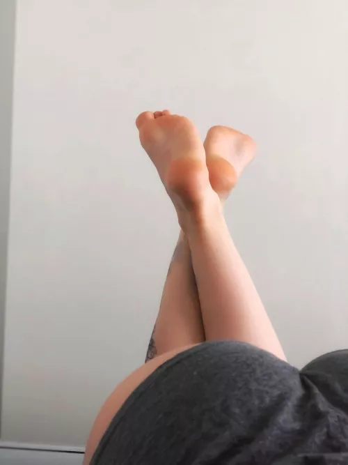 Hi babes I am new here ❤️ like me feet? by feetwithme