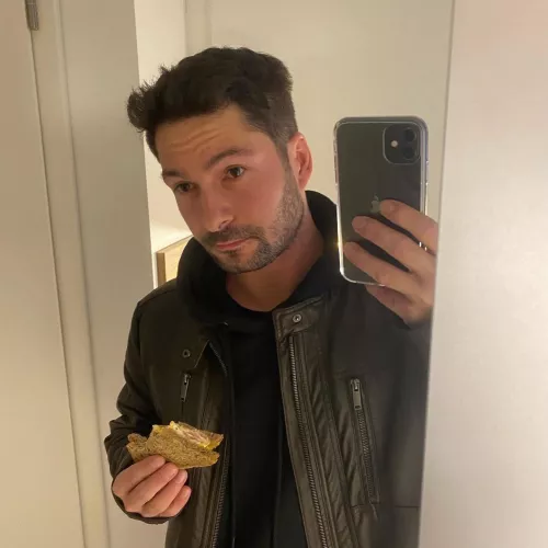 Hi bros! by BeggarInSpain