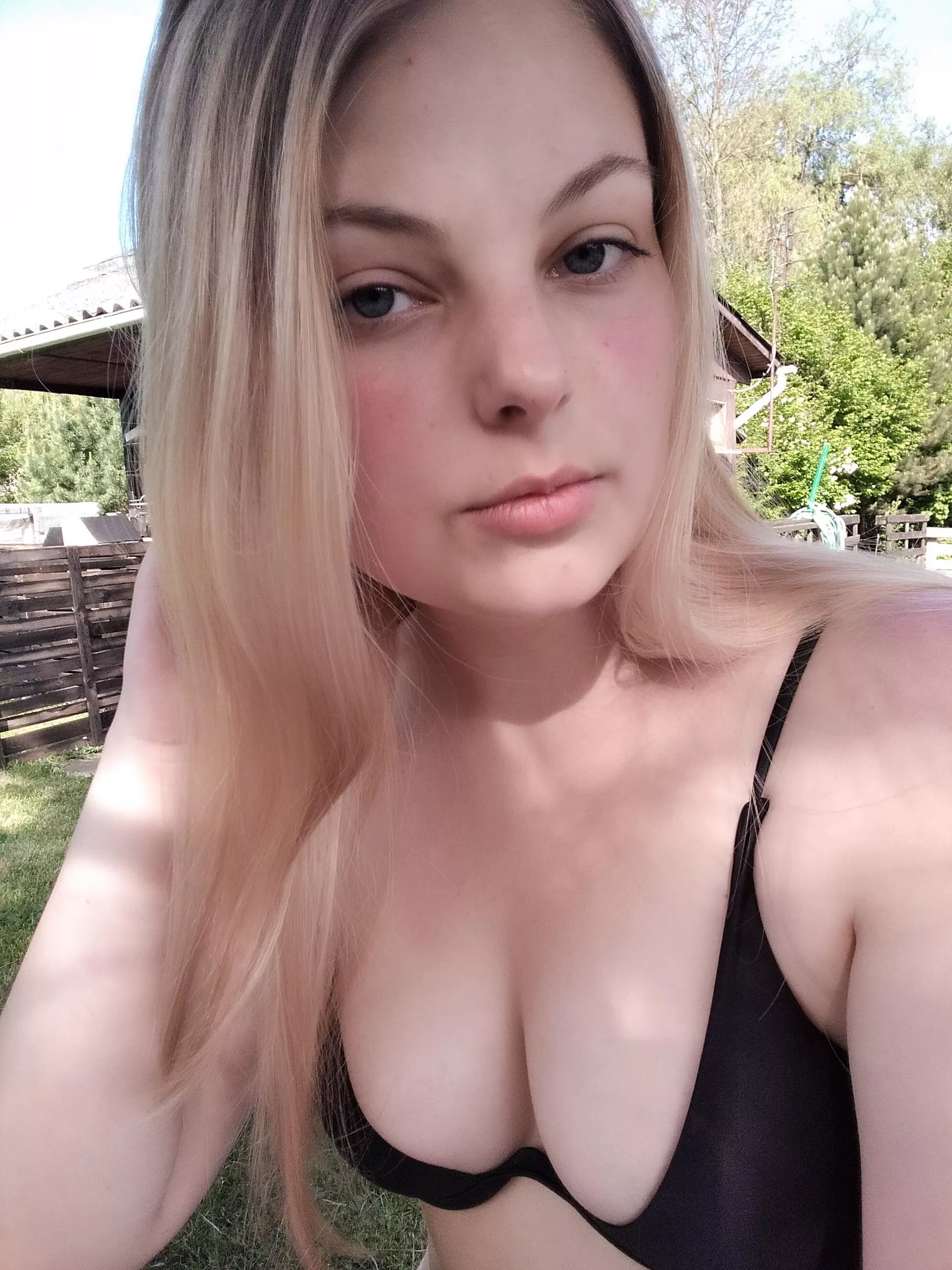 Hi, do you like me ? posted by AxelleBrooke