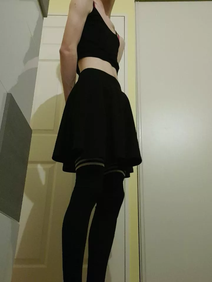 hi first time i post here i feel comfortable for the moment i might delete it. i woumd loce to shave my body to be cuter i kinda feel insecure and guilty. posted by Tasty-Praline3274