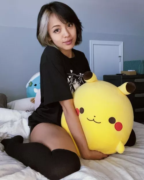 Hi from a weeby Asian that loves thigh highs 🥰 by chansecretacc