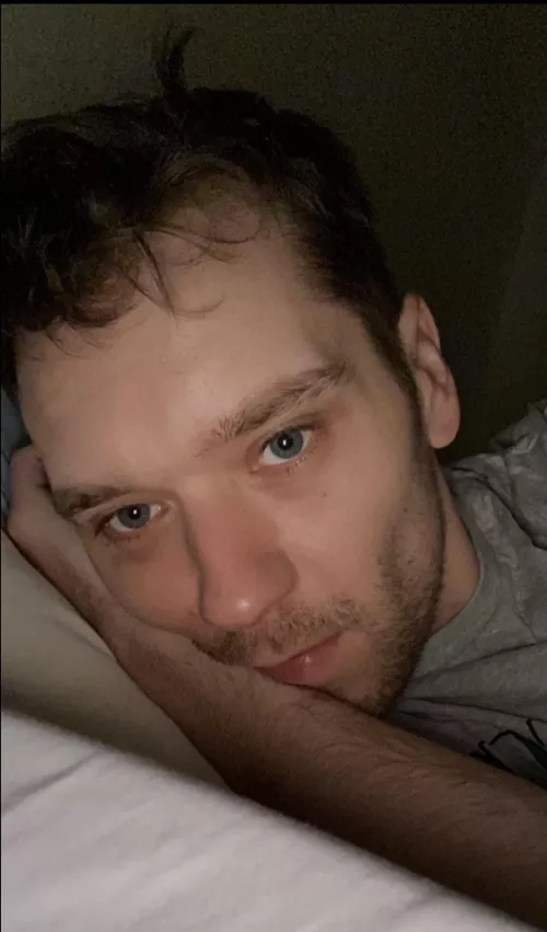 Hi gaybros, I’m self isolating & bored… by devo100