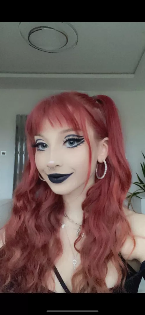 Hi :) by cyb3rsluttt