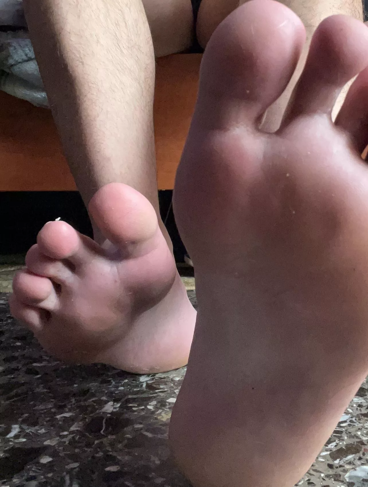 Hi guys 😈 posted by baddiewithnodaddy96