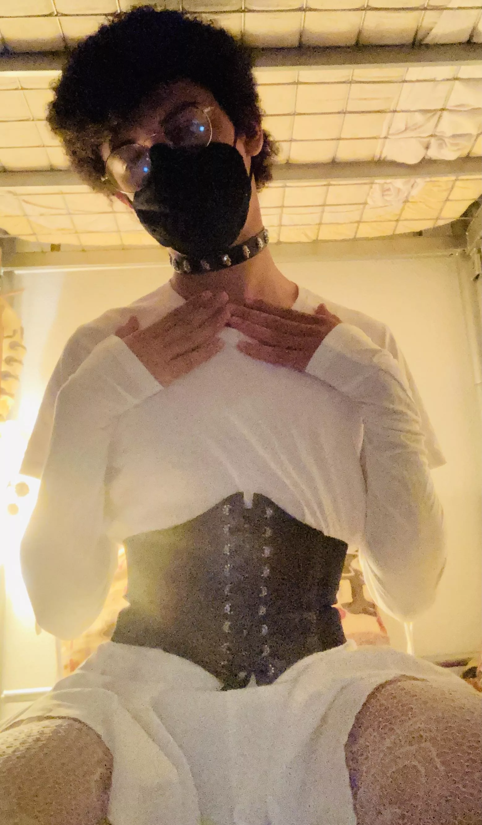 Hi, hope you had a good day ✌️ posted by AxelFemboy