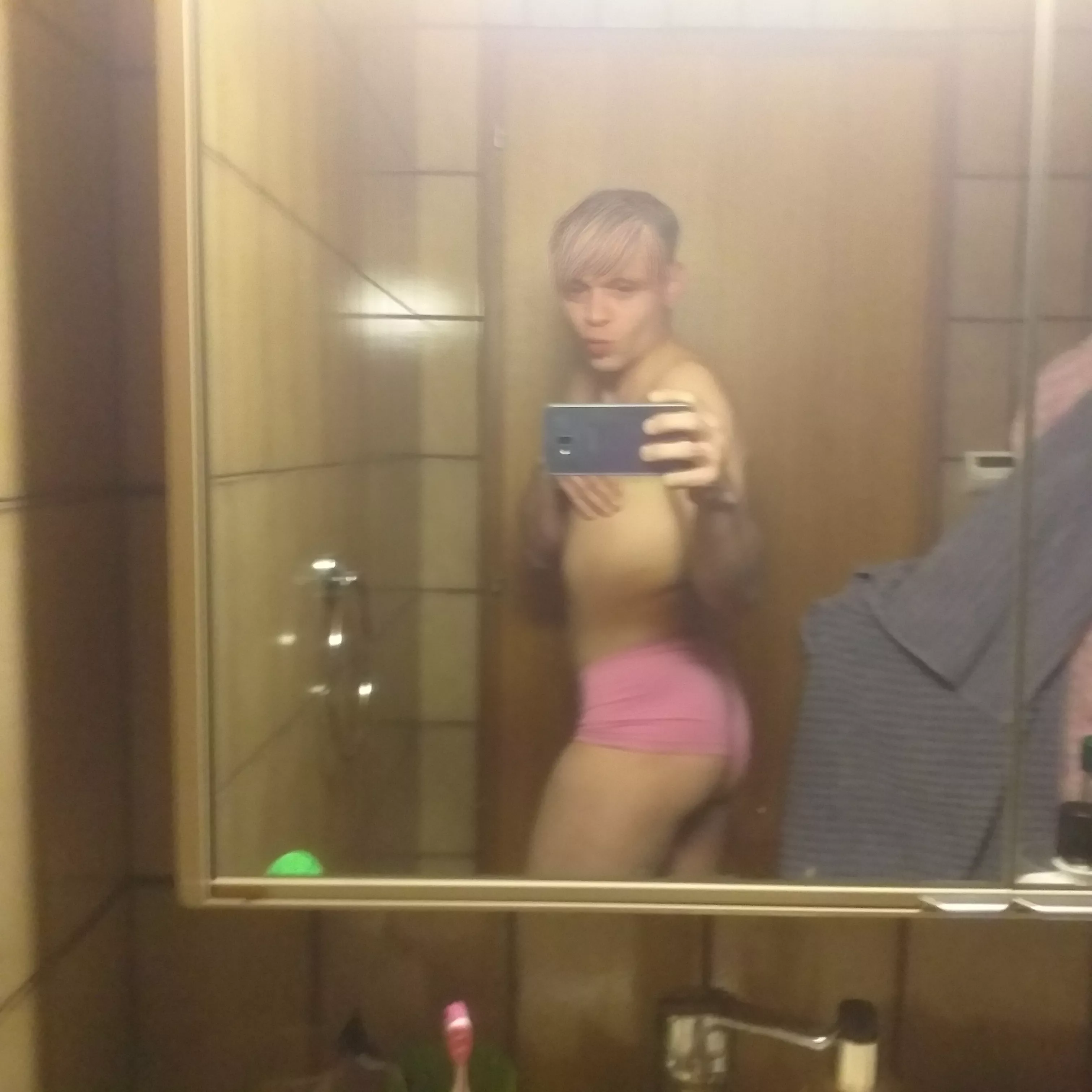 hi I am wild :) posted by bunnywantcockbad