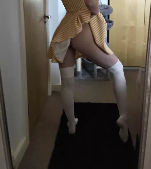 Hi😇 I’m 18 and female😇 new to onlyfans to😇 subscribe now it’s free😇 I’m still a virgin tho so nothing hardcore pls 😇 link in the comments 😇 by roorooboo