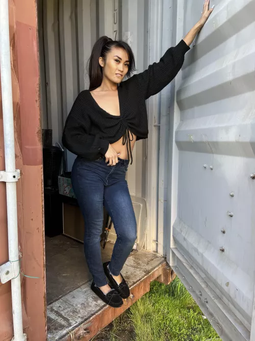 Hi! I'm a slut and I'm looking for a cock.😜 by sunshinesinababy