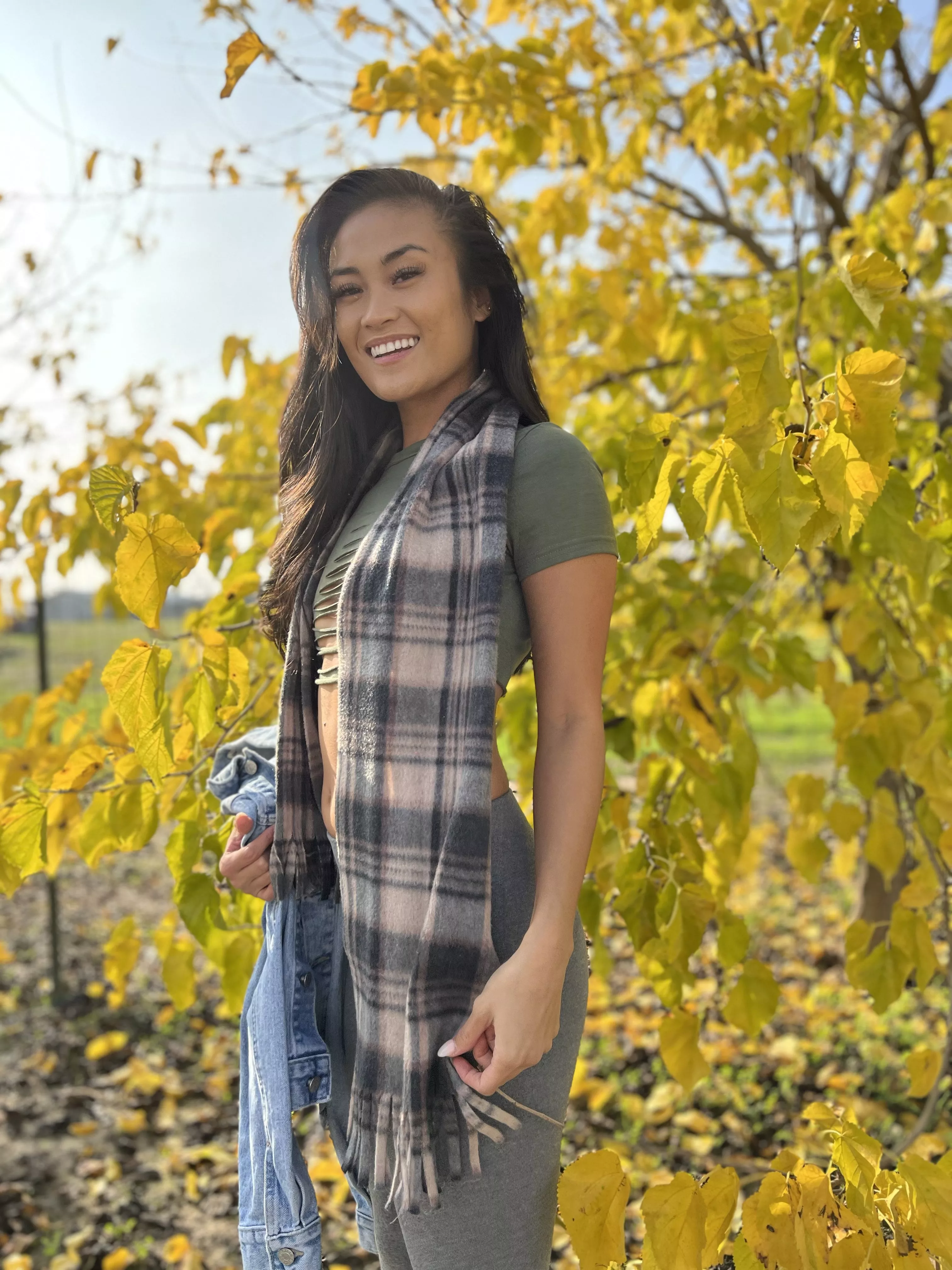 Hi! I'm Asian cutie and I really need your cock now.🤍😜 posted by sunshinesinababy