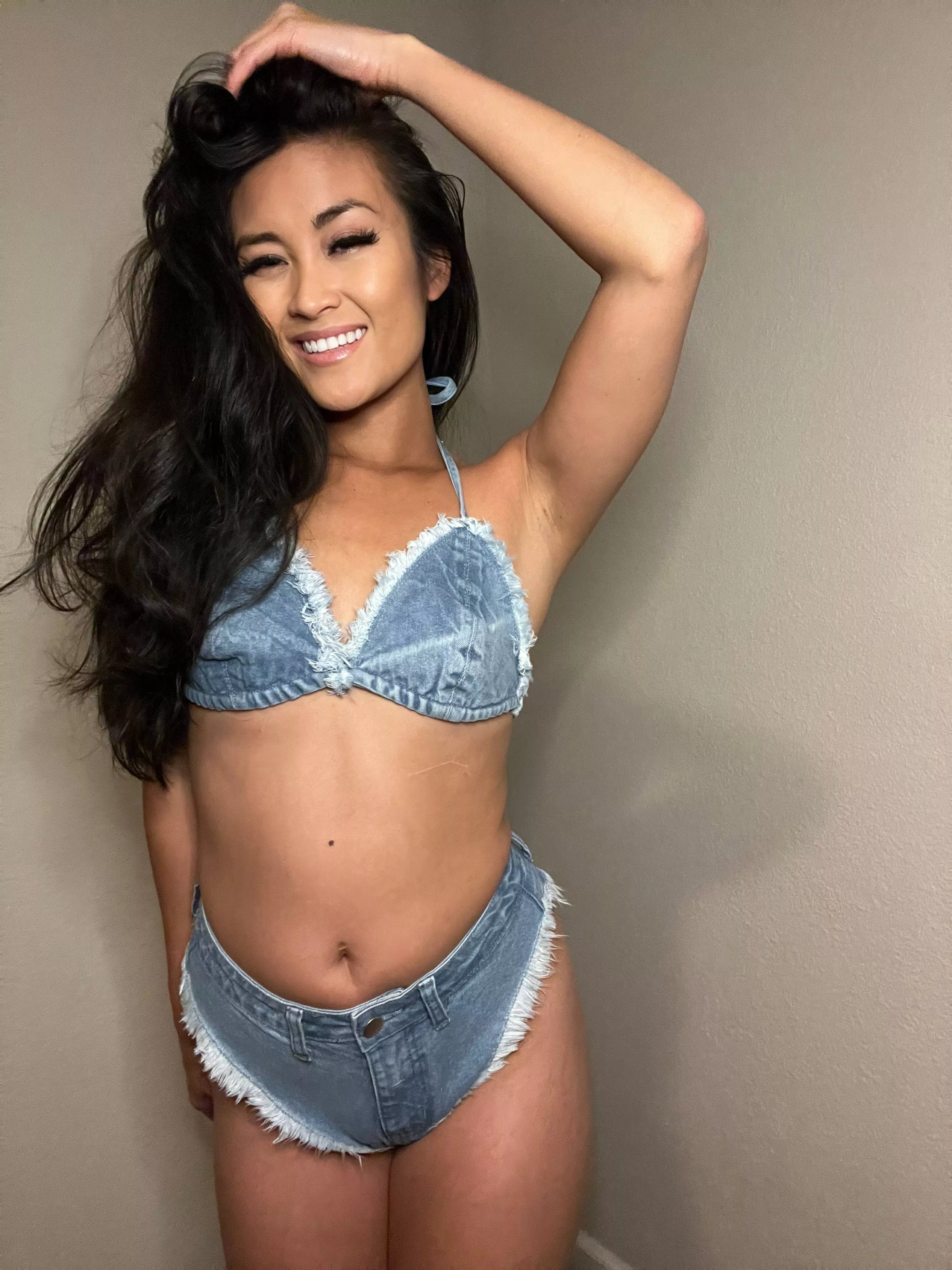 Hi! I'm Asian girl and I really need your cock now.😜😈 posted by sunshinesinababy