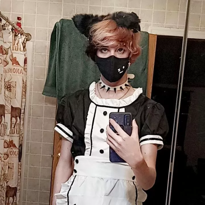 hi I'm awkward T.T posted by CalixTheFemboi