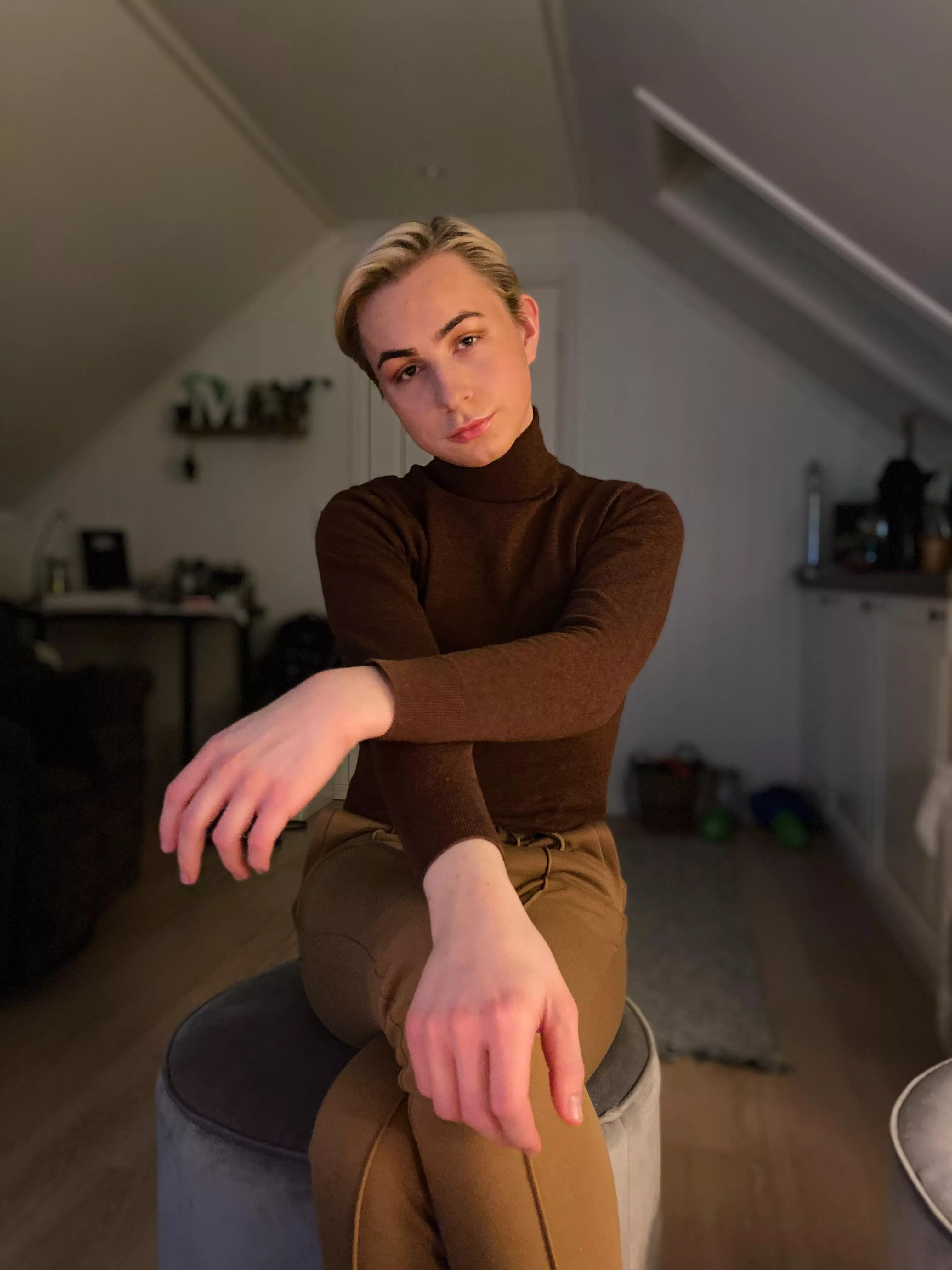 Hi✨ I’m looking for new friends to game with, I play on ps4 and pc. Some games I play are league, dbd, hunt showdown, bloodborn, and just started with elden ring☺️ posted by Rollingteddy99