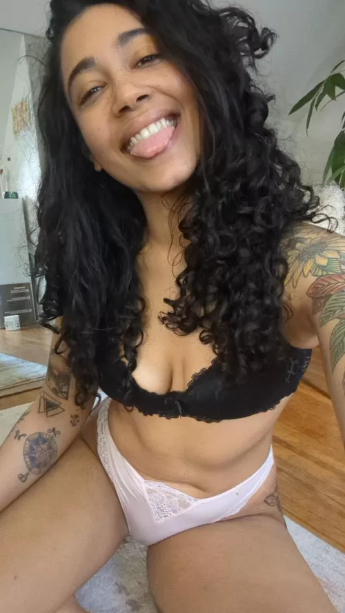 Hi! I'm Misha Black 💜 Goofy Stoner 💚 Solo content💦 strip teases, nudes 💦 by TarooRooot