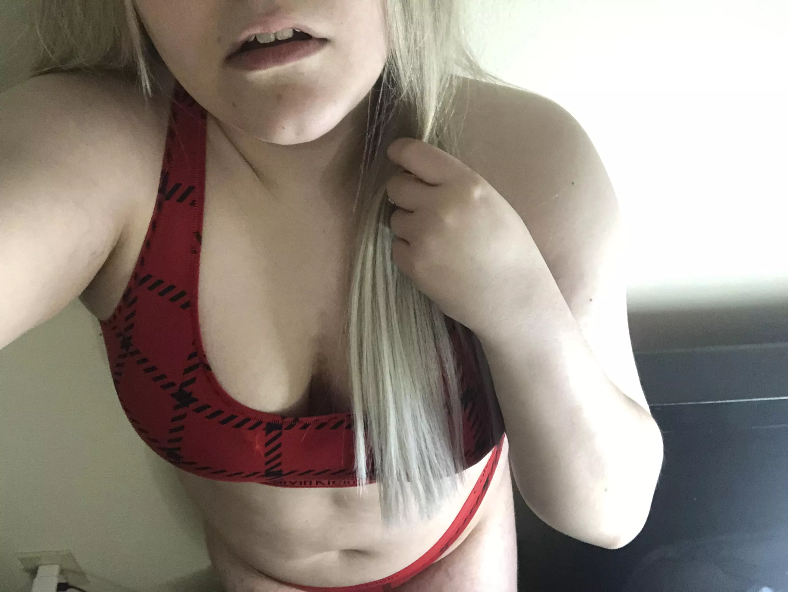 hi I'm new here 🥺 posted by teamsunshiner