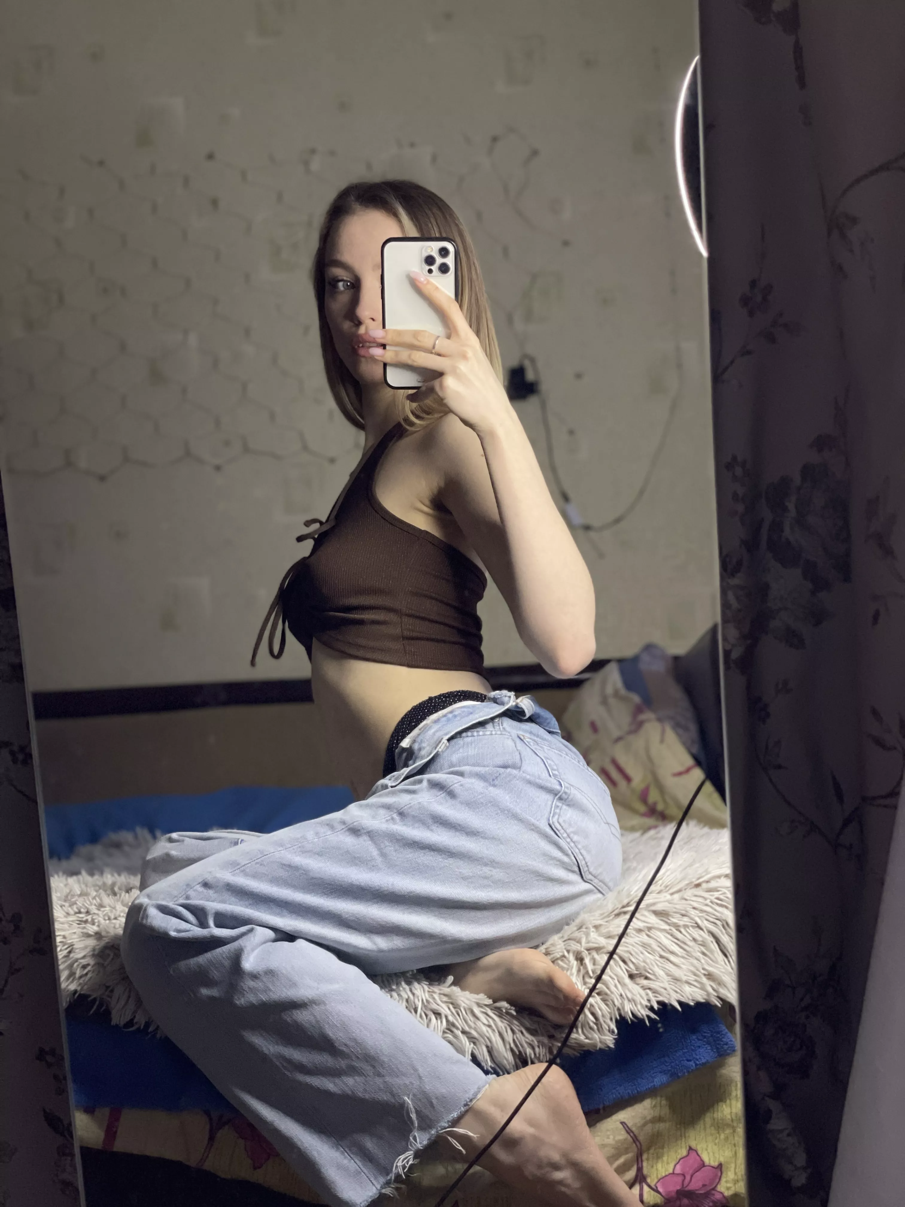 Hi, it’s your fav whootie again💕👖🍑 posted by Your-addiction