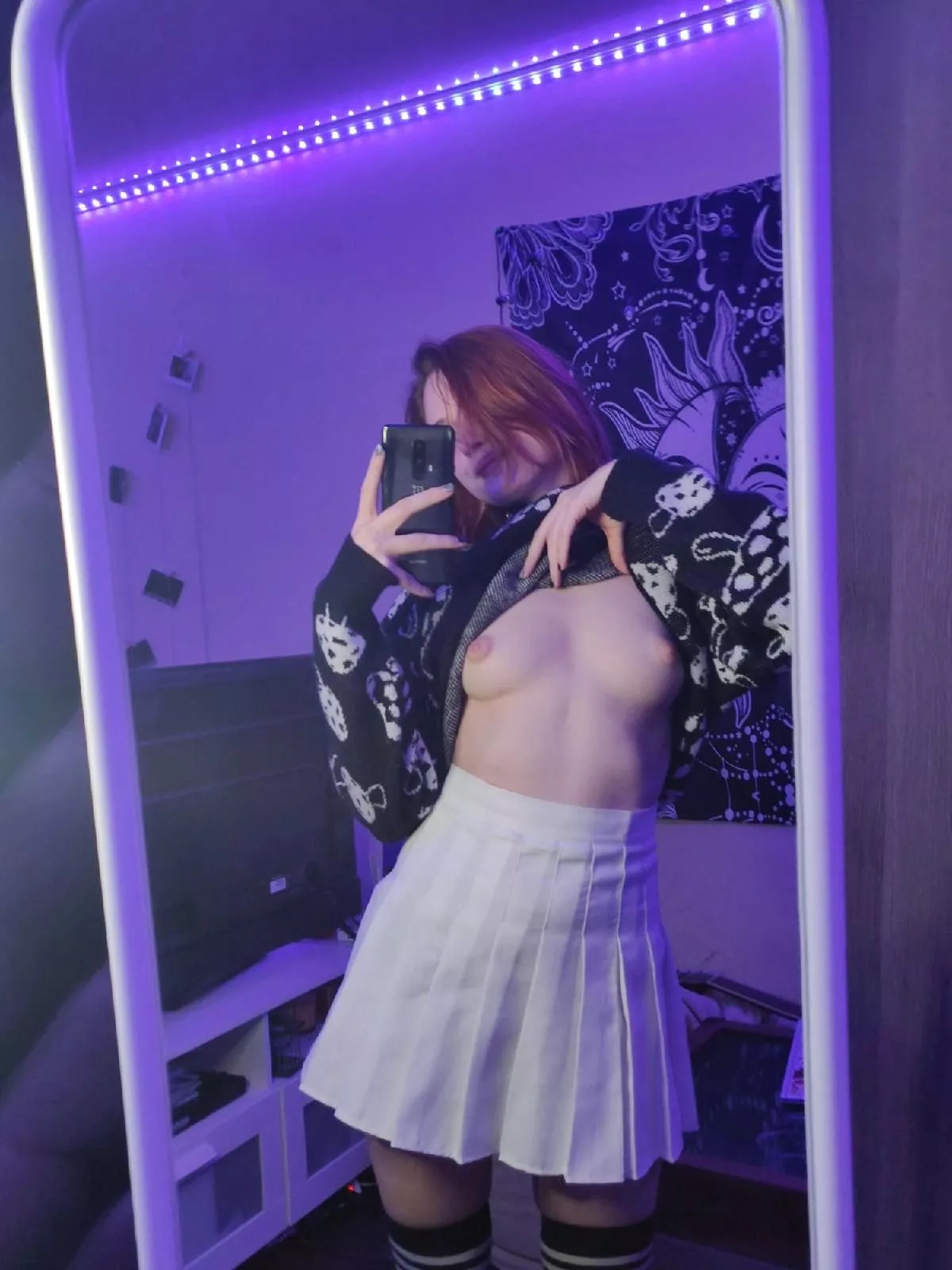 Hi! Just showing off my tiny body posted by yourbabyvillian